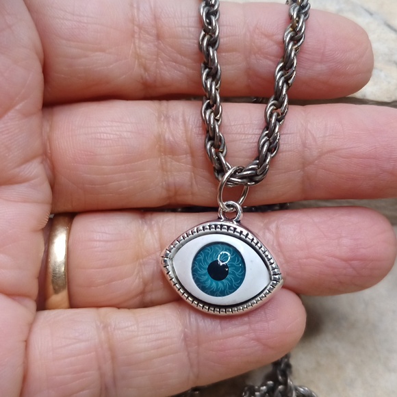 Evil Eye pendant necklace chain - Picture 4 of 5